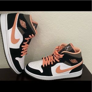 Jordan retro 1 mid